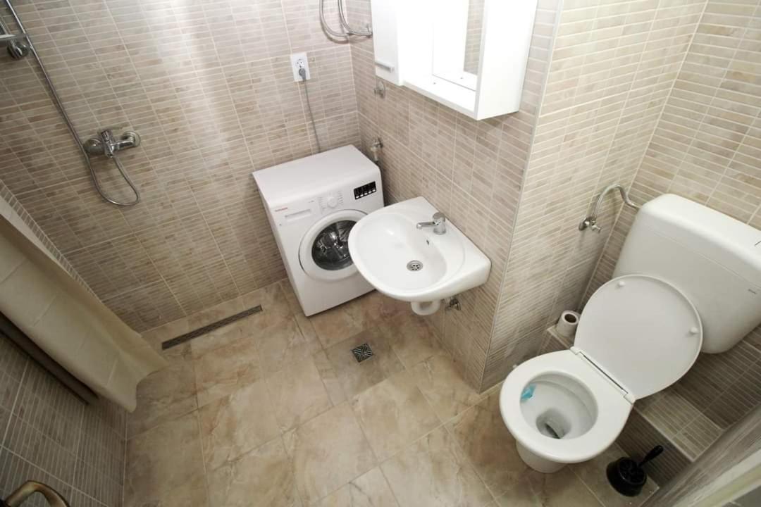 Nino Apartment *